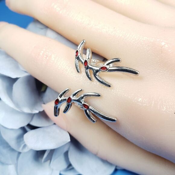 Brand New Silver Top Fashion With Red Stone Ring - Picture 1 of 5